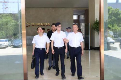 林萬樂縣長現(xiàn)場查看宣達集團智能化改造工作