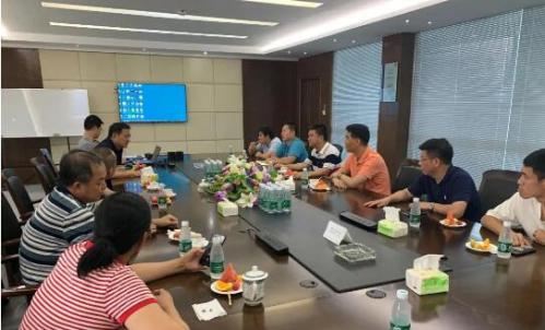 北閥總廠高層領(lǐng)導(dǎo)一行在江蘇圣業(yè)閥門有限公司座談交流