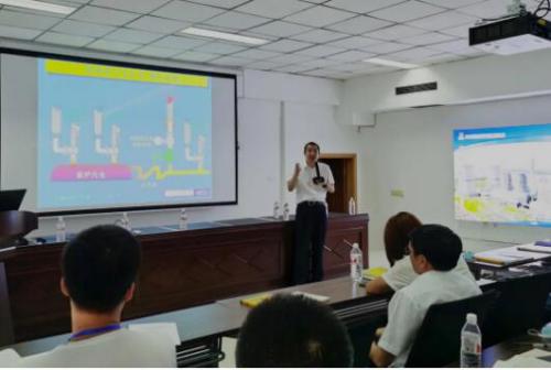 全國電力行業(yè)電站閥門標準化技術(shù)委員會副主任委員張傳虎授課
