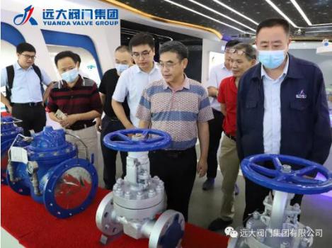 湖南省通用設(shè)備協(xié)會(huì)和長沙市泵閥聯(lián)盟領(lǐng)導(dǎo)及專家蒞臨遠(yuǎn)大閥門參觀指導(dǎo)