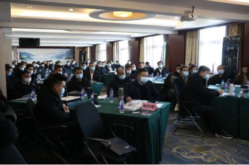 南元與會(huì)人員全部充分做好防疫工作，認(rèn)真參與學(xué)習(xí)