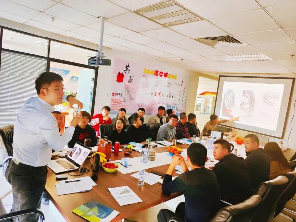 連成集團內(nèi)蒙古分公司圍繞SPS智能型一體化預(yù)制泵站展開培訓(xùn)會