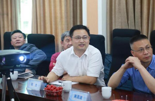 陳杰院長介紹學(xué)院情況