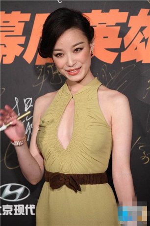 除了柳巖外，娛樂圈還有這些你意想不到的大胸女明星！